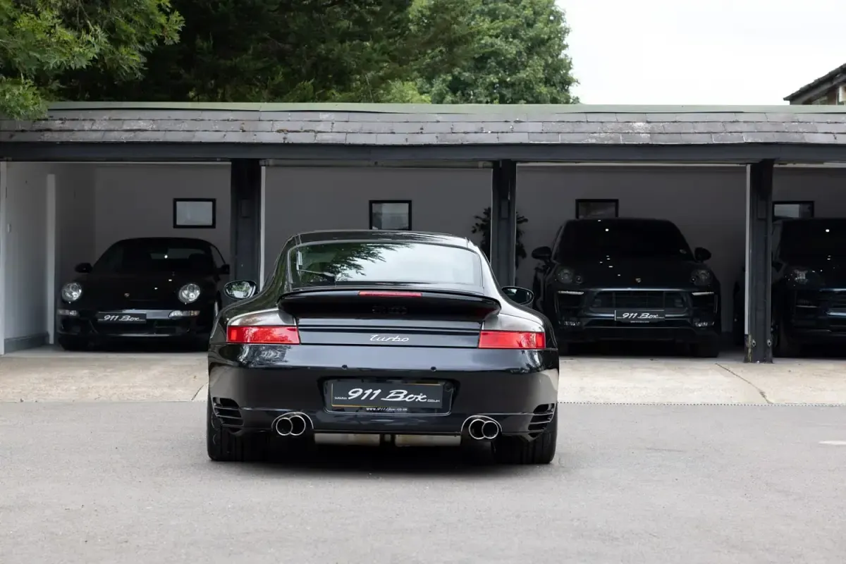Usado Porsche 996 Turbo 414 HP (304 kW) 2004 Preto Coupé
