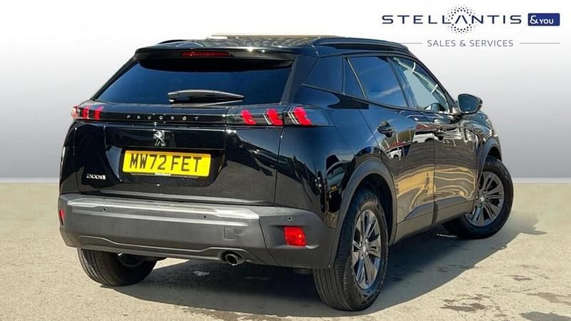 Używany Peugeot 2008 Active+ 100 KM (73 kW) 2022 Czarny SUV