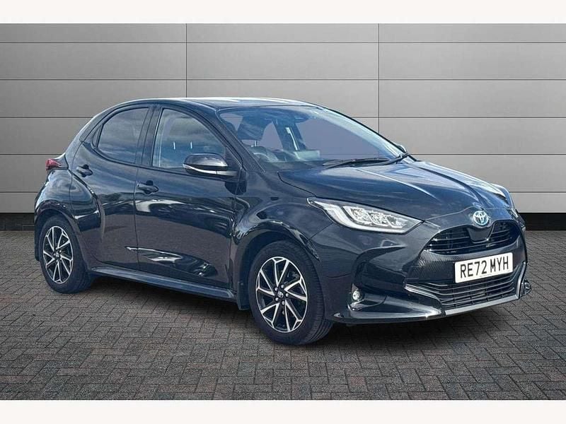 Black Used 2022 Toyota Yaris Hybrid Design Hatchback | £16,501 (Fair price) - Image 1/3