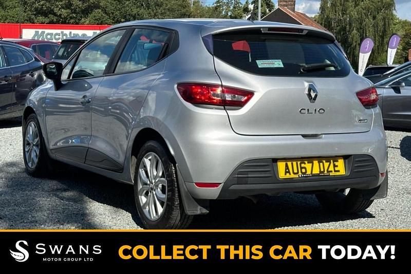 Used Renault Clio IV Play 90 HP (66 kW) 2017 Silver Hatchback