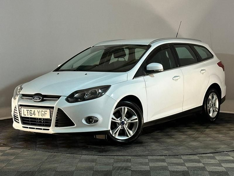 Used Ford Focus Zetec 115 HP (84 kW) 2014 White Estate