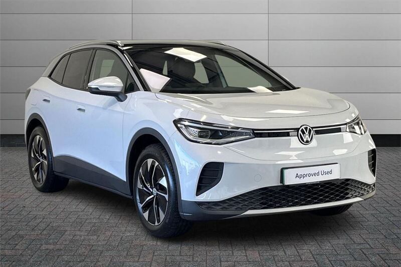 Glacier white with black roof Used 2025 VW ID.4 Pro SUV | £30,490 (Fair price) - Image 1/4