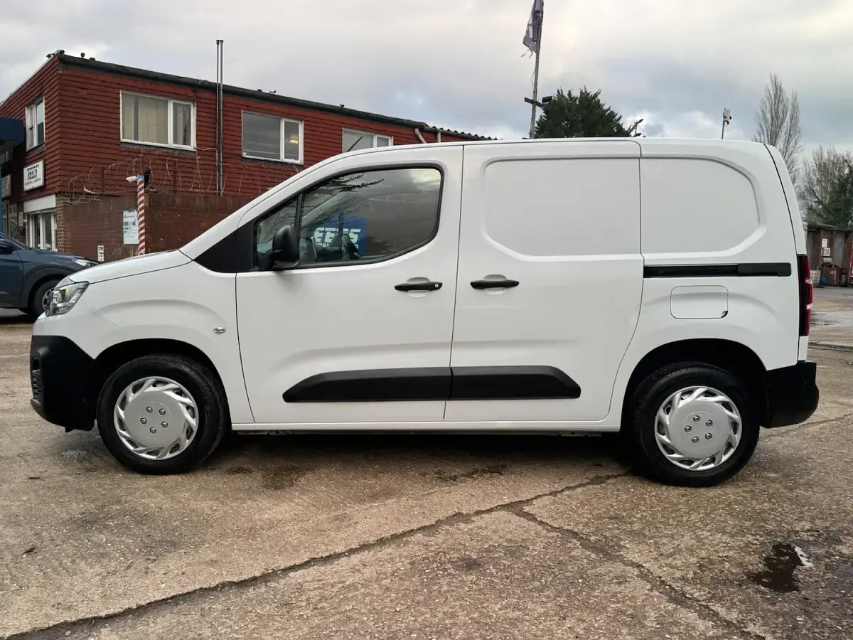 Used Citroën Berlingo 2022 White MPV
