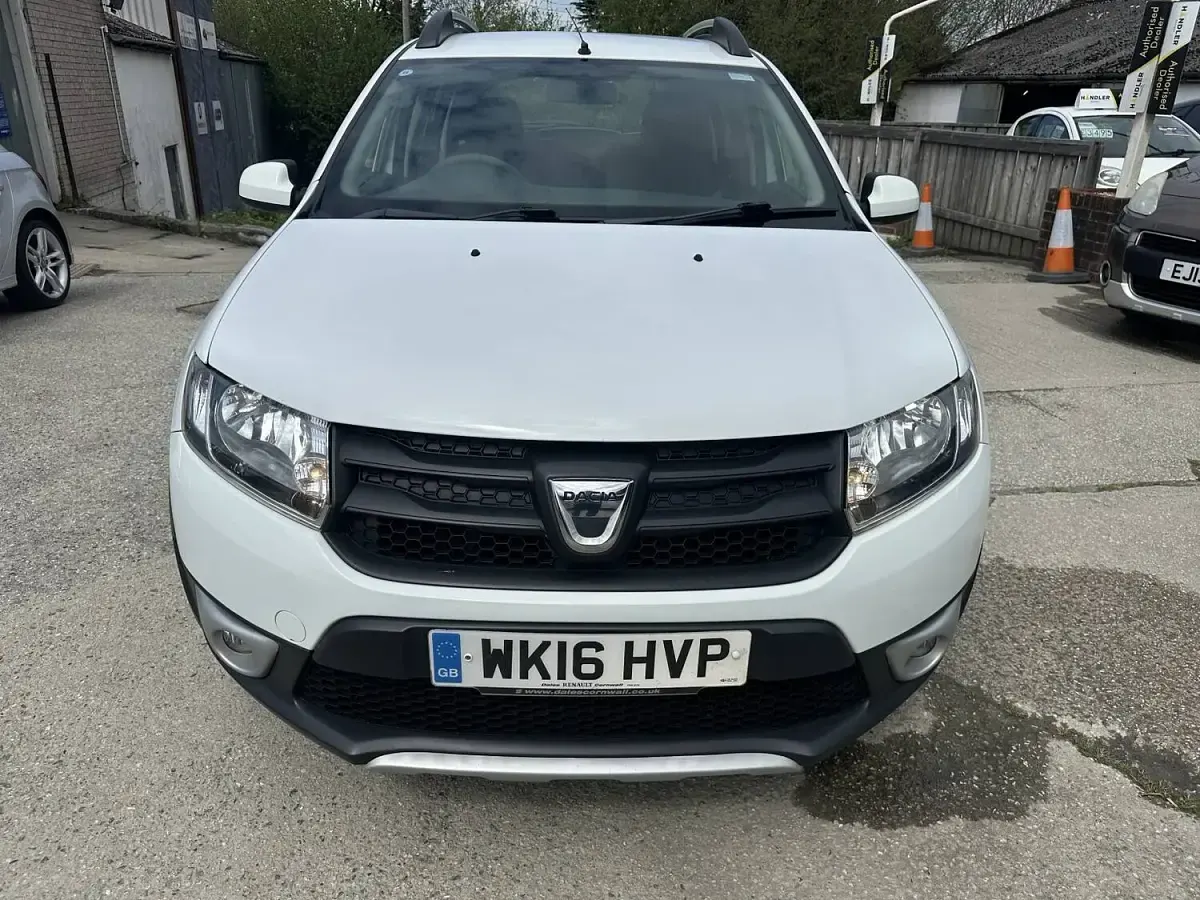 Used Dacia Sandero Stepway Ambiance 2016 White Hatchback