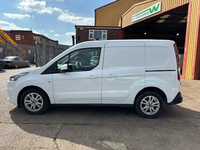 Used Ford Transit Connect Limited 120 HP (88 kW) 2020 White MPV