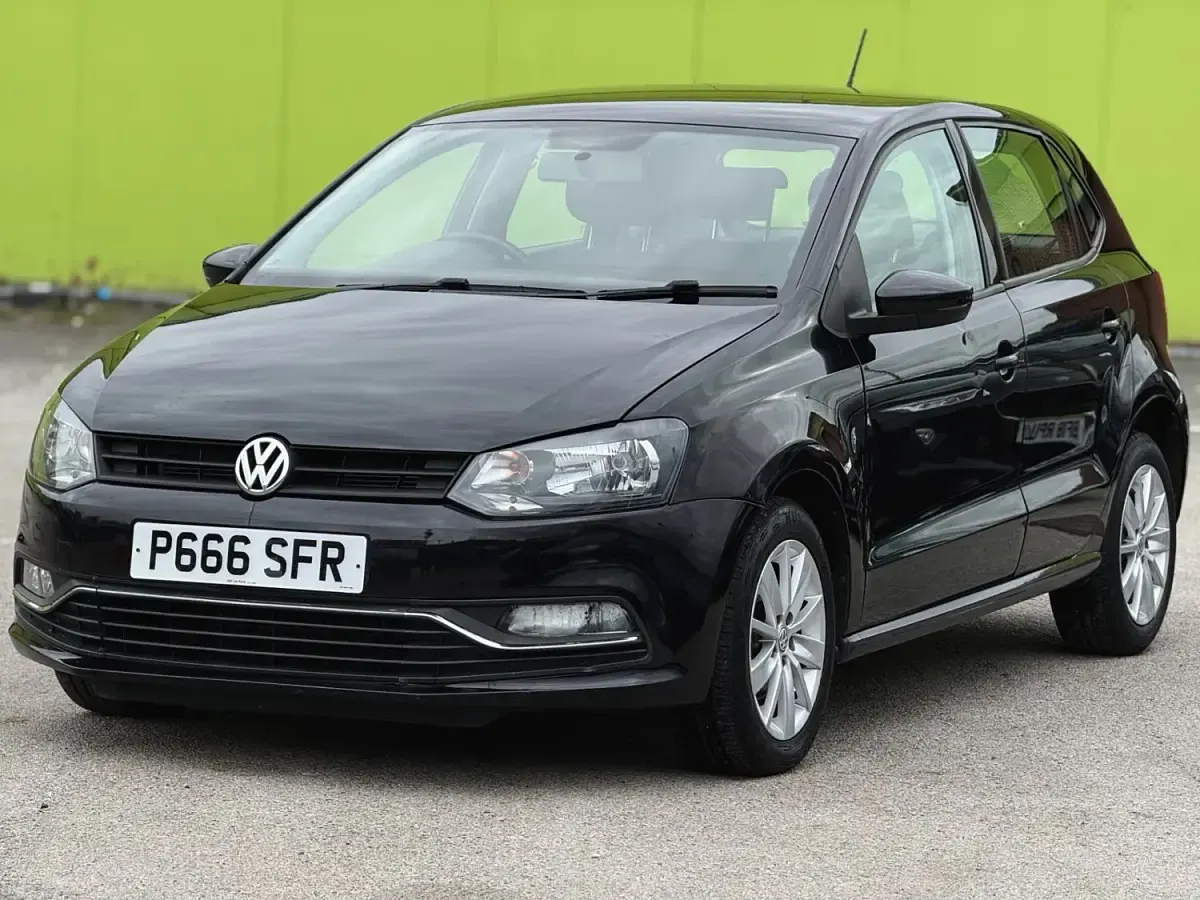 Używany VW Polo SE 2015 Czarny Hatchback