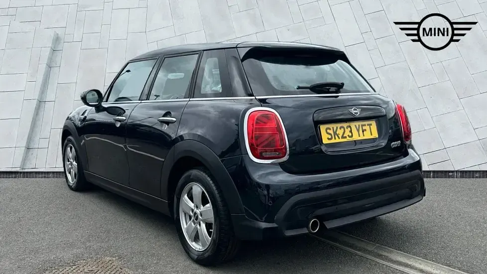 Used Mini Cooper Classic 134 HP (98 kW) 2023 Black Hatchback