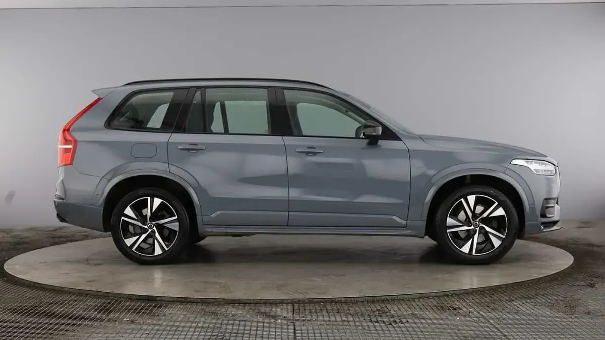 Used Volvo XC90 Plus 235 HP (172 kW) 2023 Thunder grey SUV