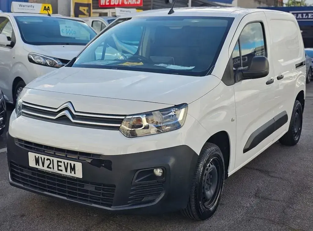 Usado Citroën Berlingo 2021 Branco Monovolume