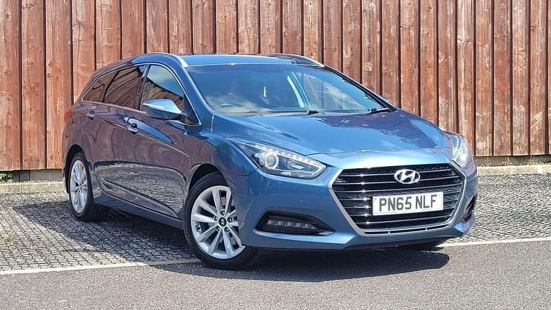 Blue Used 2015 Hyundai i40 SE Estate | £5,995 (Fair price) - Image 1/4