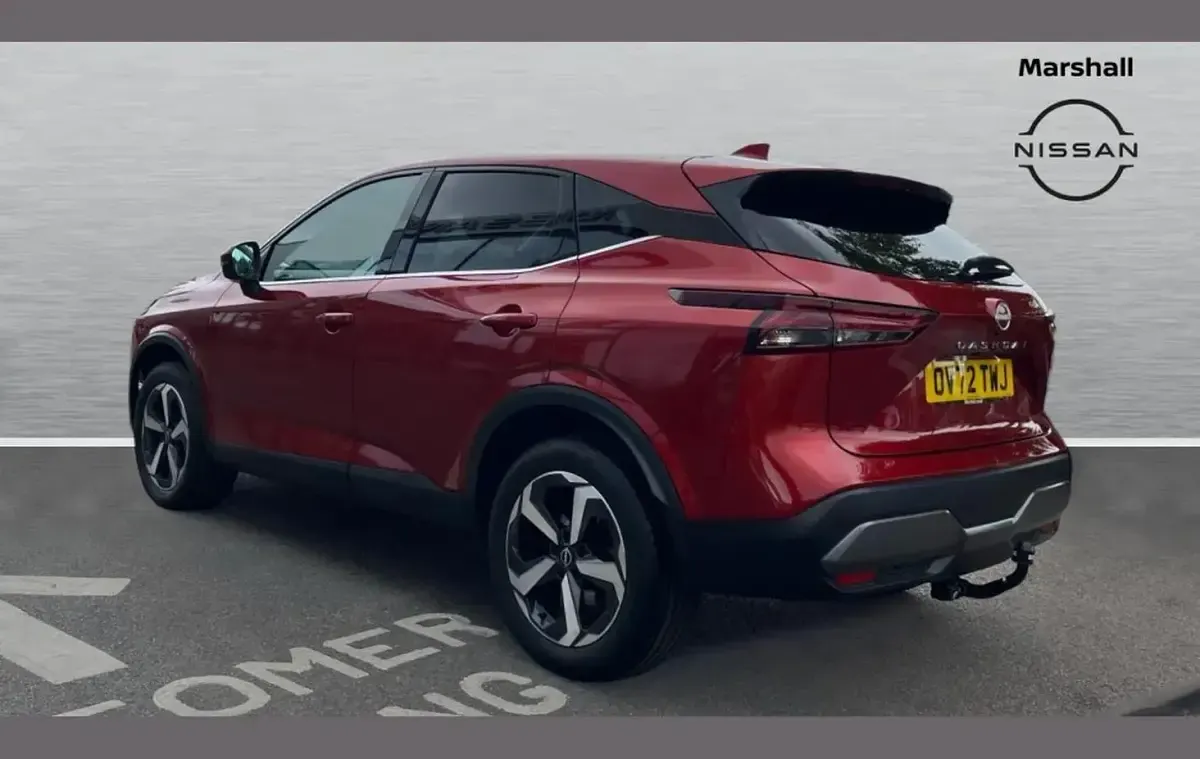 Used Nissan Qashqai N-Connecta 138 HP (101 kW) 2022 Red SUV