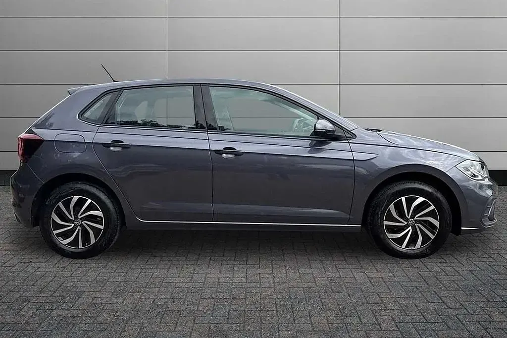 Used VW Polo Life 95 HP (69 kW) 2022 Smokey grey Hatchback