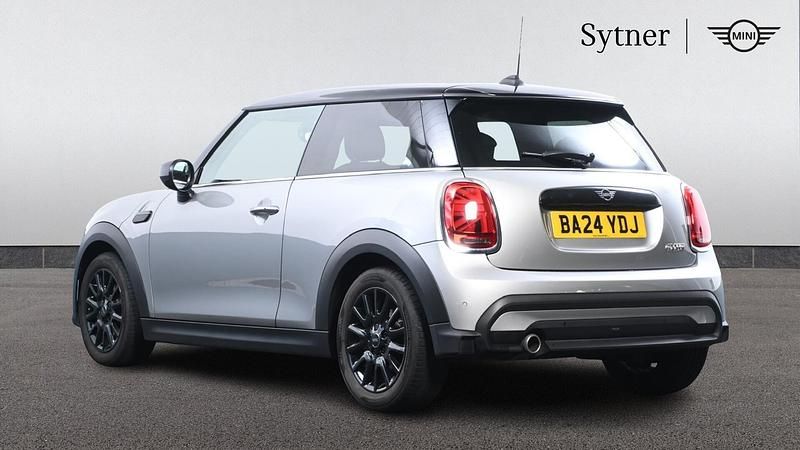 Used Mini Cooper Classic 134 HP (98 kW) 2024 Silver Hatchback