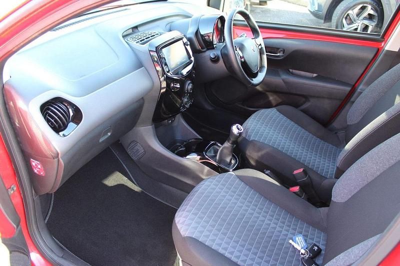 Used Peugeot 108 Allure 71 HP (52 kW) 2021 Red