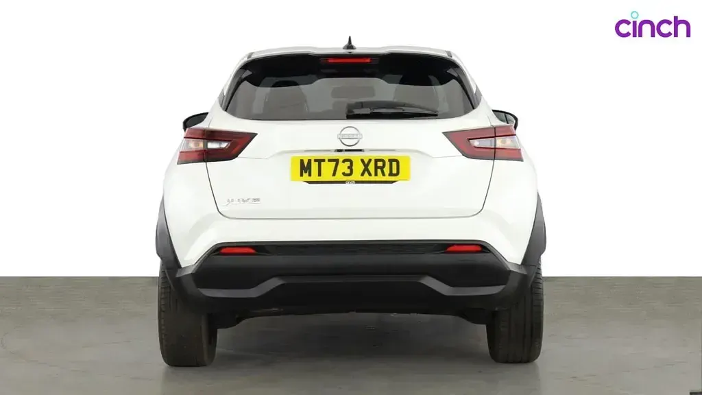 Used Nissan Juke Tekna 2023 White SUV