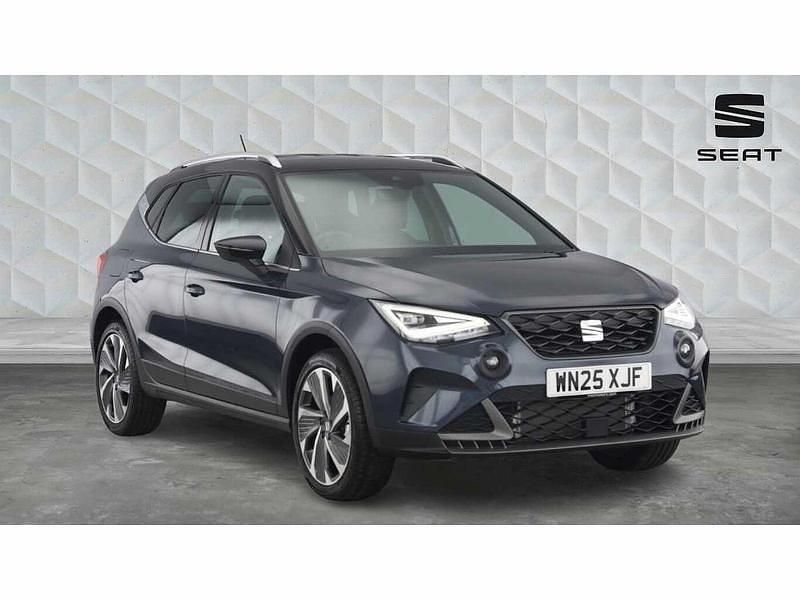 Grey New 2025 Seat Arona FR Sport SUV | £20,254 (Fair price) - Image 1/4