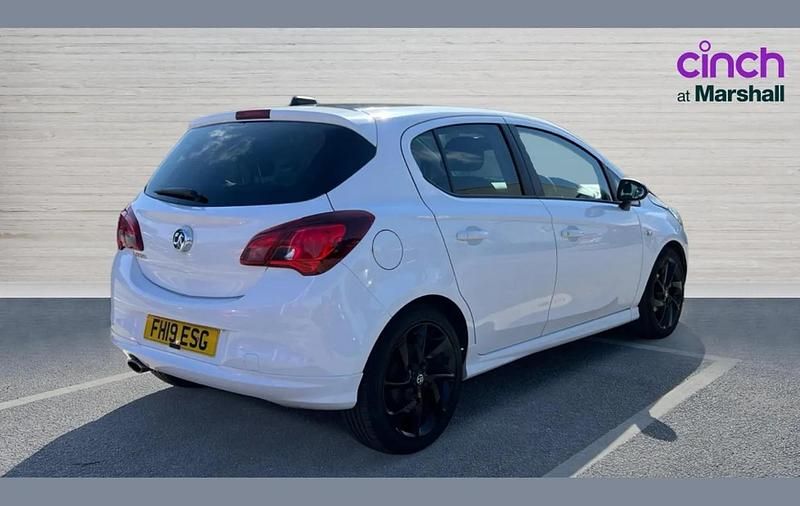 Used Vauxhall Corsa SRi 88 HP (64 kW) 2019 White Hatchback