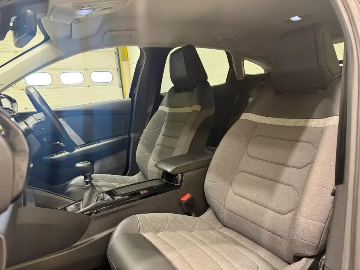 Usado Citroën C4 PureTech 127 HP (93 kW) 2022 Preto Citadino