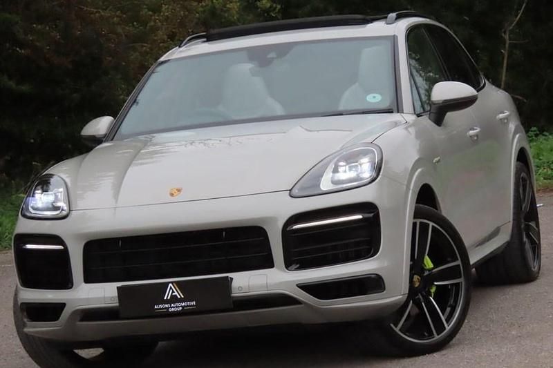 Used 2022 Porsche Cayenne S E-Hybrid Platinum Edition SUV | £60,994 (Fair price) - Image 1/1