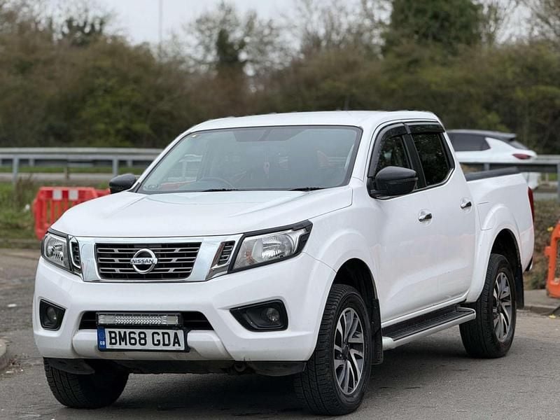 Used Nissan Navara Acenta+ 2019 White Pickup
