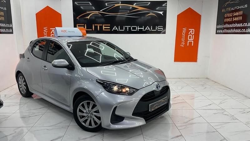 Silver Used 2023 Toyota Yaris Hybrid Hatchback | £12,745 - Image 1/4