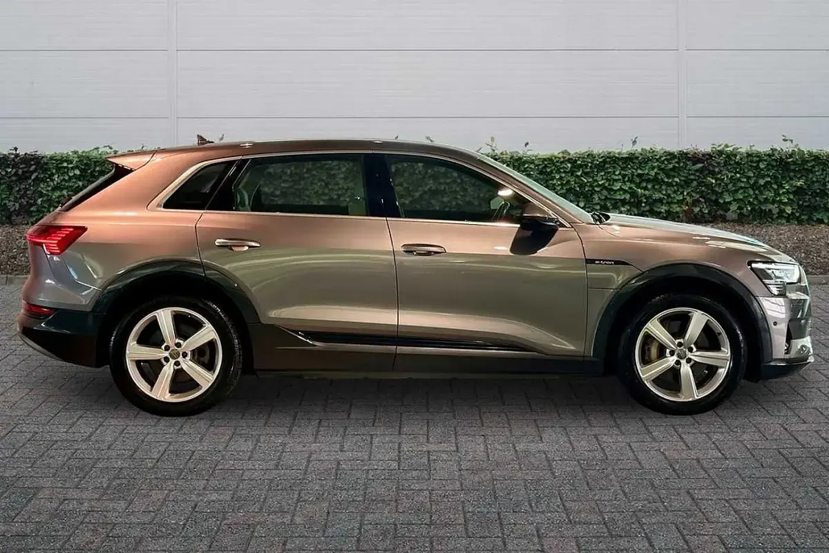Used Audi e-tron Advanced 230 kW (313 HP) 2020 Grey SUV
