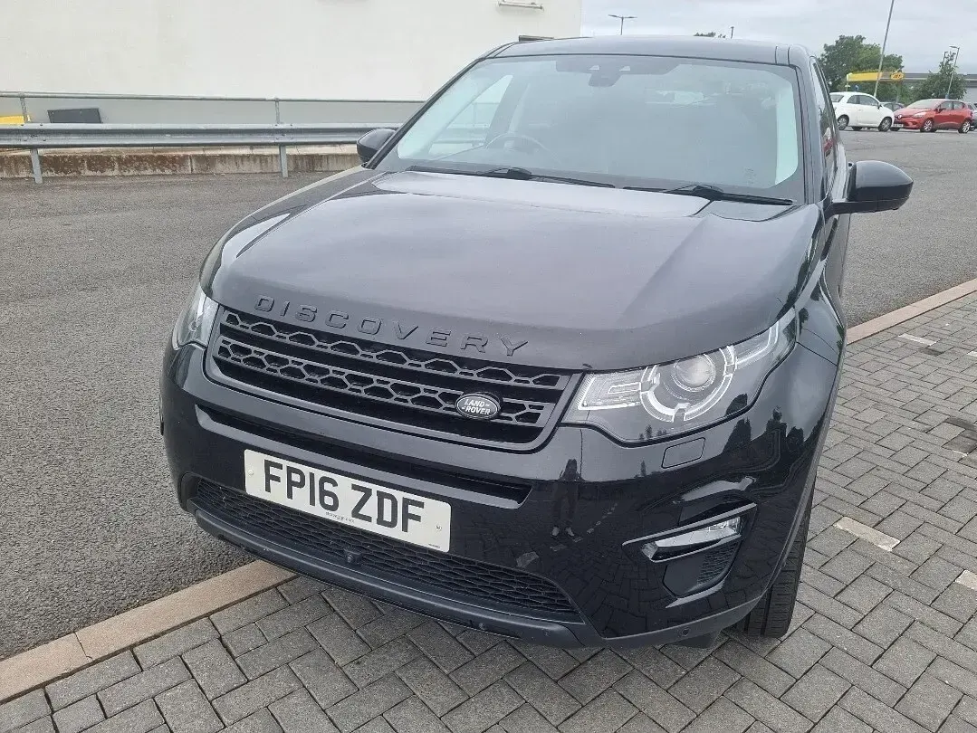 Used Land Rover Discovery 4 HSE Luxury 180 HP (132 kW) 2016 Black SUV