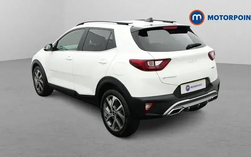 Used Kia Stonic GT-Line 120 HP (88 kW) 2023 White SUV