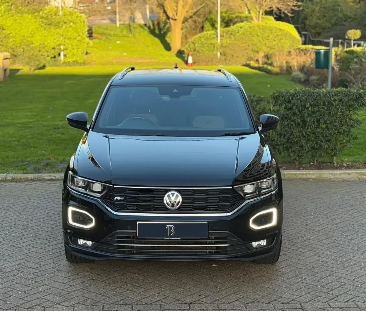 Used VW T-Roc R-line 150 HP (110 kW) 2020 Black SUV