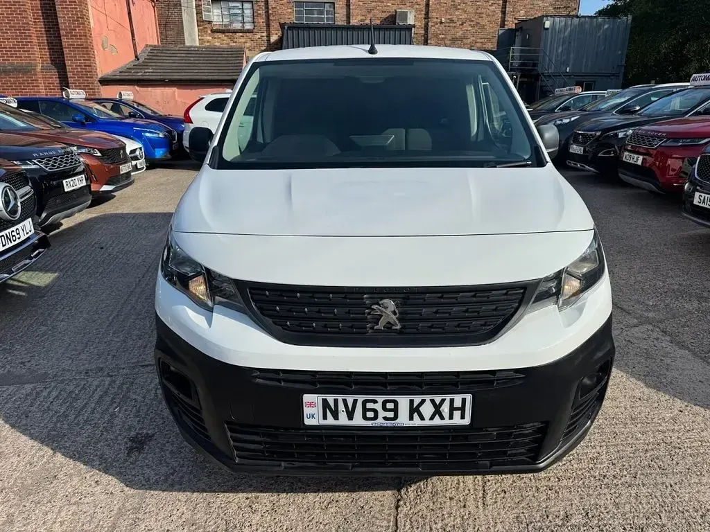 Used Peugeot Partner 131 HP (96 kW) 2020 White MPV
