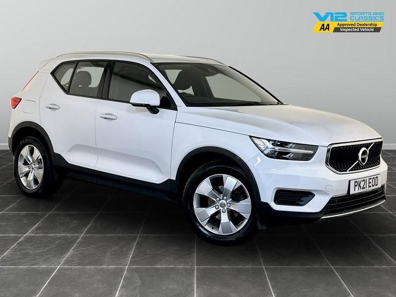 White Used 2021 Volvo XC40 Momentum SUV | £18,495 (Super price) - Image 1/2