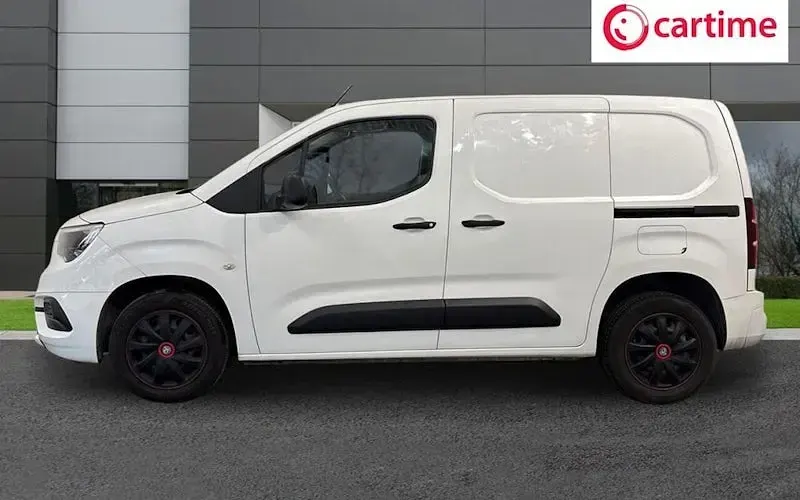Used Vauxhall Combo Sportive 101 HP (74 kW) 2021 MPV