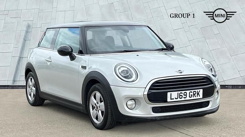 Used Mini Cooper Classic 134 HP (98 kW) 2019 Silver Hatchback