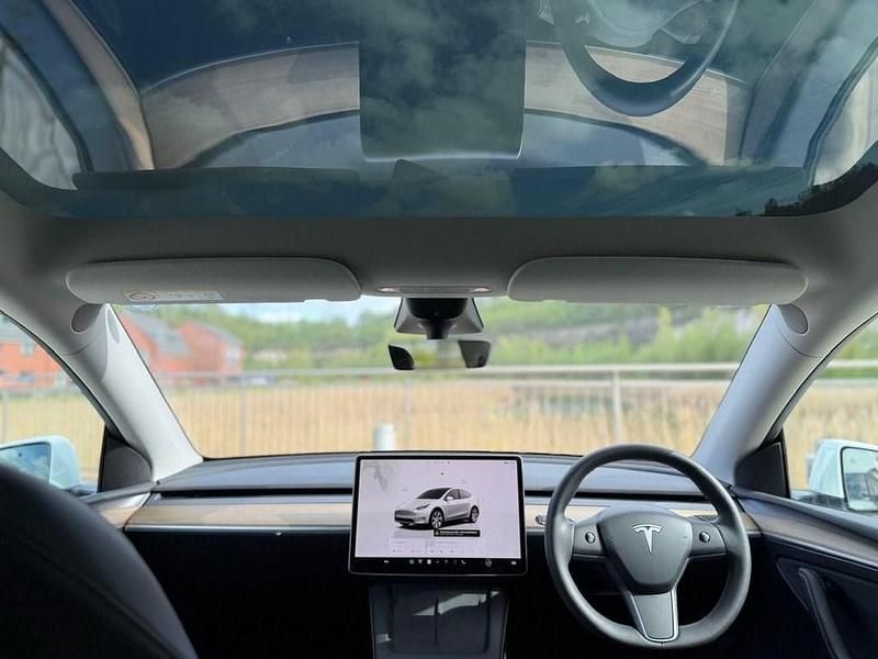 Used Tesla Model Y Long Range AWD 378 kW (514 HP) 2022 White SUV