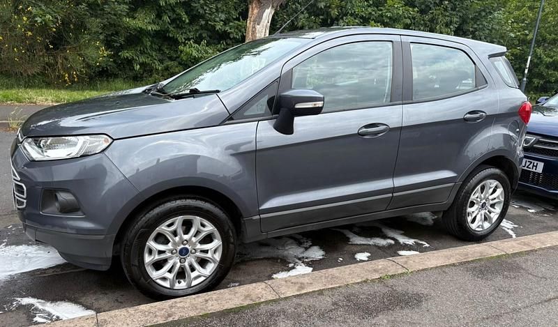Begagnad Ford Ecosport Zetec 2015 Grå SUV