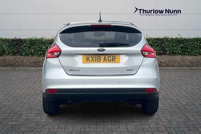 Used Ford Focus Zetec 125 HP (91 kW) 2018 Silver Hatchback