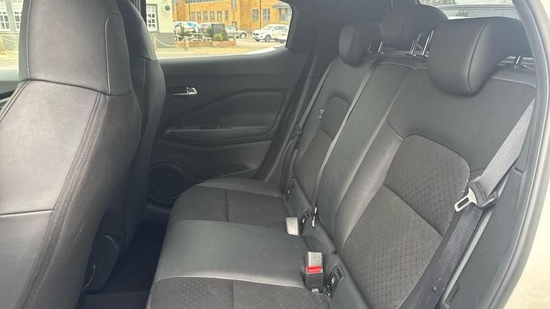 Used Nissan Juke N-Connecta 114 HP (83 kW) 2024 White SUV