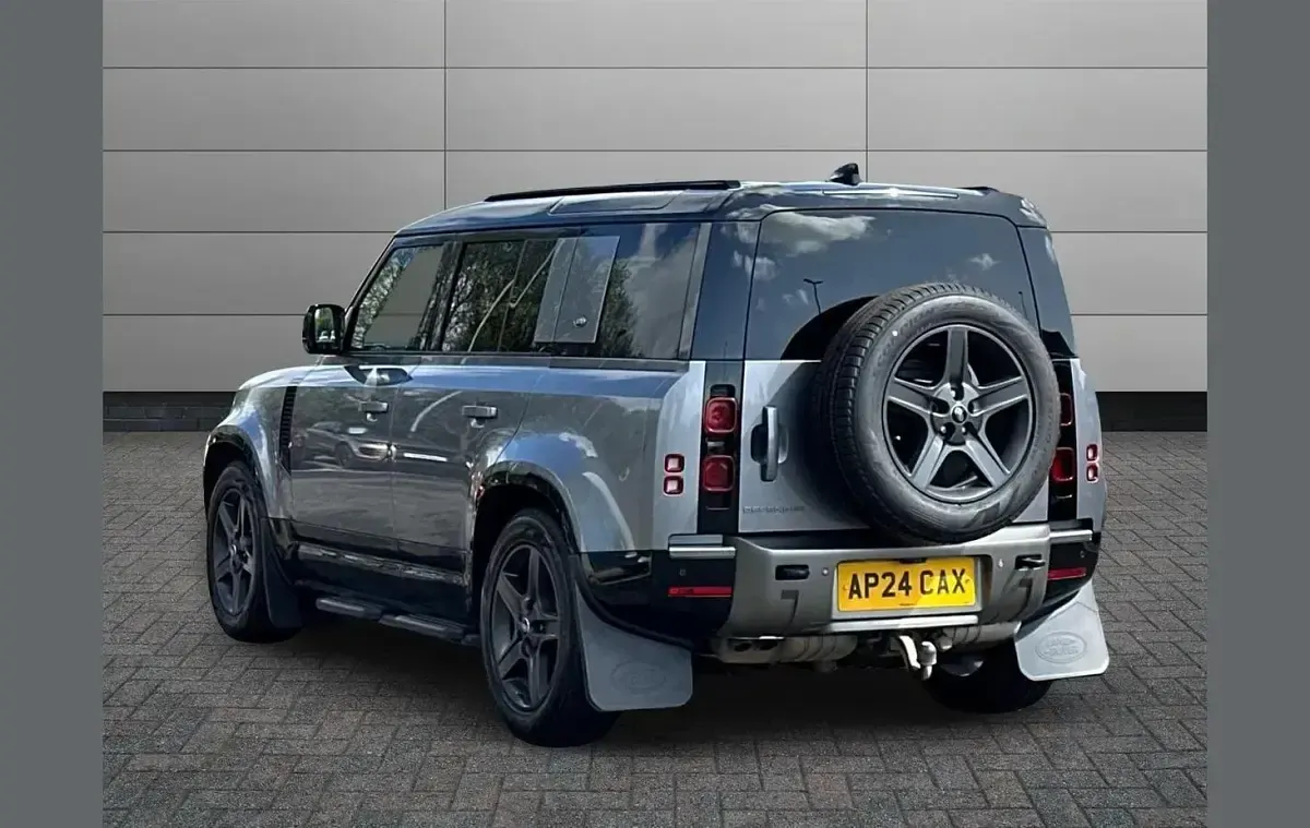 Used Land Rover Defender SE Dynamic 245 HP (180 kW) 2024 Grey SUV