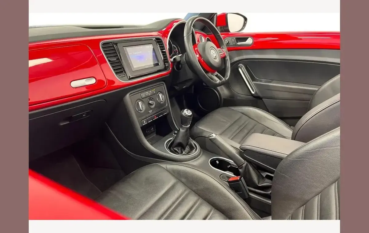 Używany VW Beetle Design 150 KM (110 kW) 2016 Czerwony Hatchback