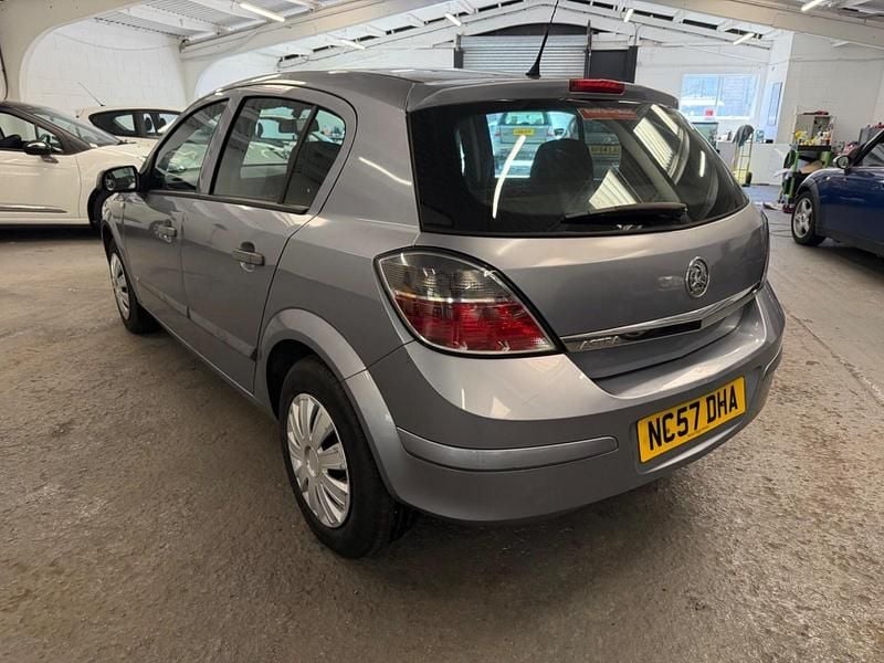 Used Vauxhall Astra 138 HP (101 kW) 2007 Silver Hatchback