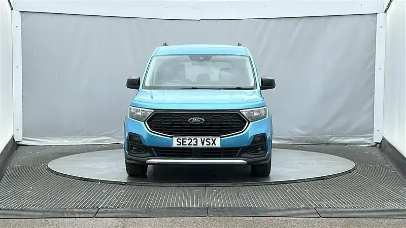 Used Ford Grand Tourneo Connect Active 122 HP (89 kW) 2023 Blue MPV