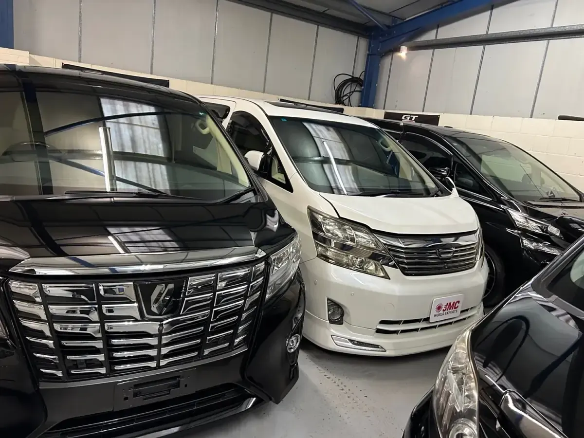 Usado Toyota Alphard 2024 Branco Monovolume