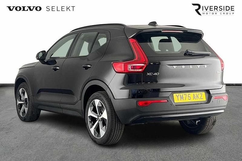 New Volvo XC40 Plus 2025 Black SUV