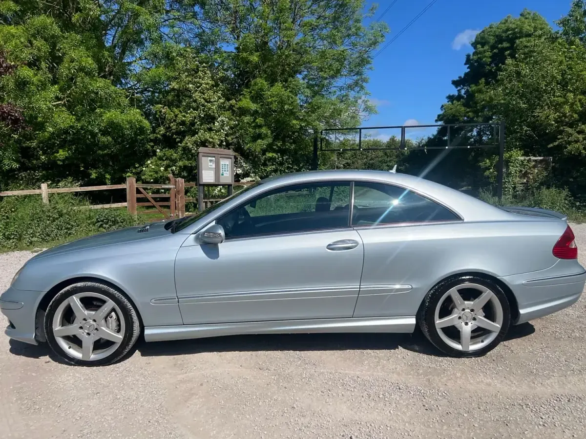 Usado Mercedes CLK220 2007 Prateado Coupé