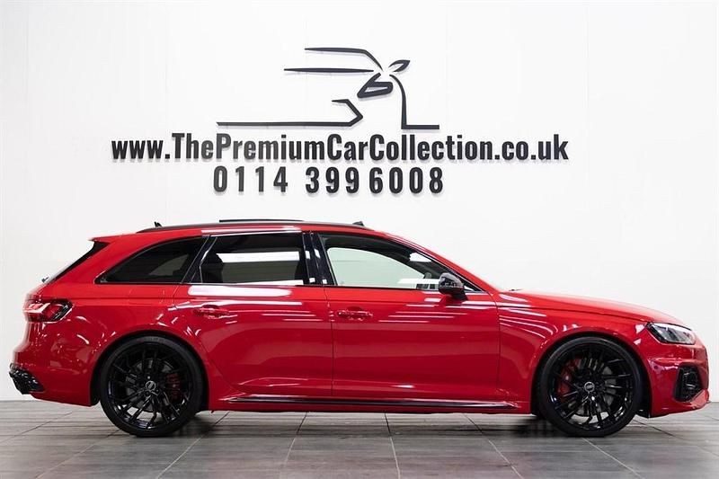 Used Audi RS4 Comfort 450 HP (330 kW) 2022 Red Estate