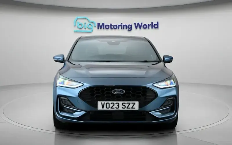 Used Ford Focus ST-Line 125 HP (91 kW) 2023 Blue Hatchback