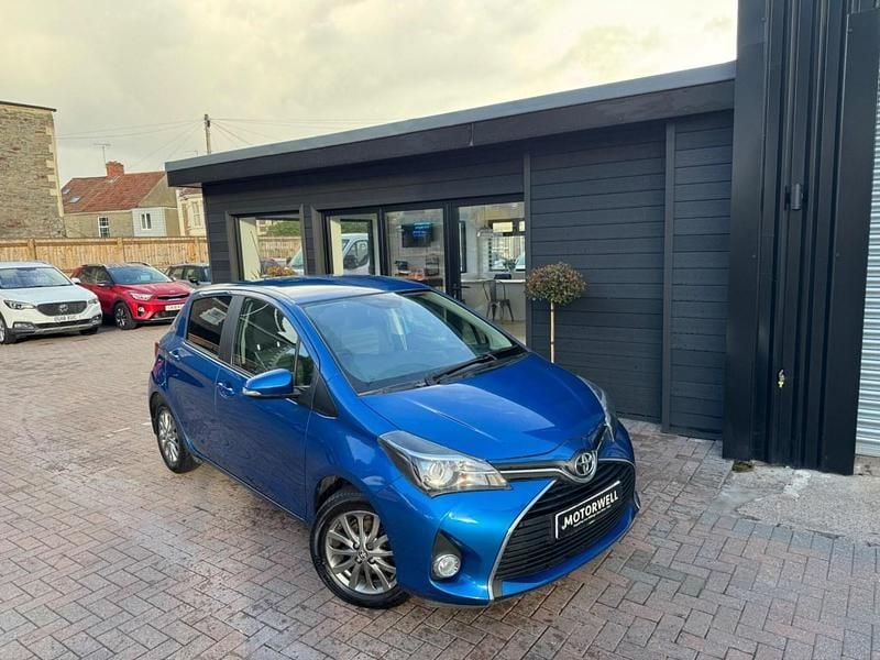 Blue Used 2017 Toyota Yaris Hatchback | £7,990 (Fair price) - Image 1/4