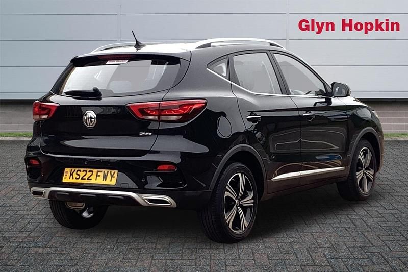 Usado MG ZS Excite 106 HP (77 kW) 2022 Preto SUV