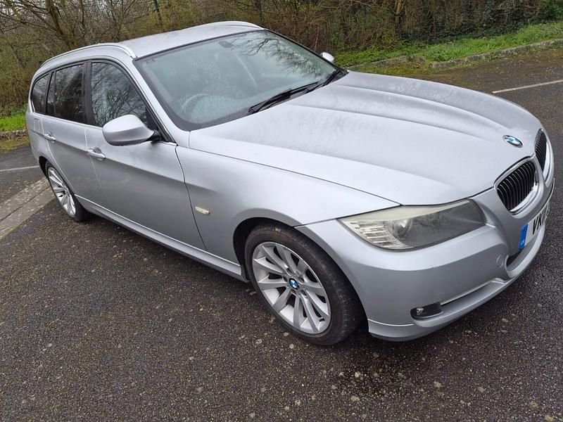 Used BMW 318 Exclusive 2011 Silver Estate