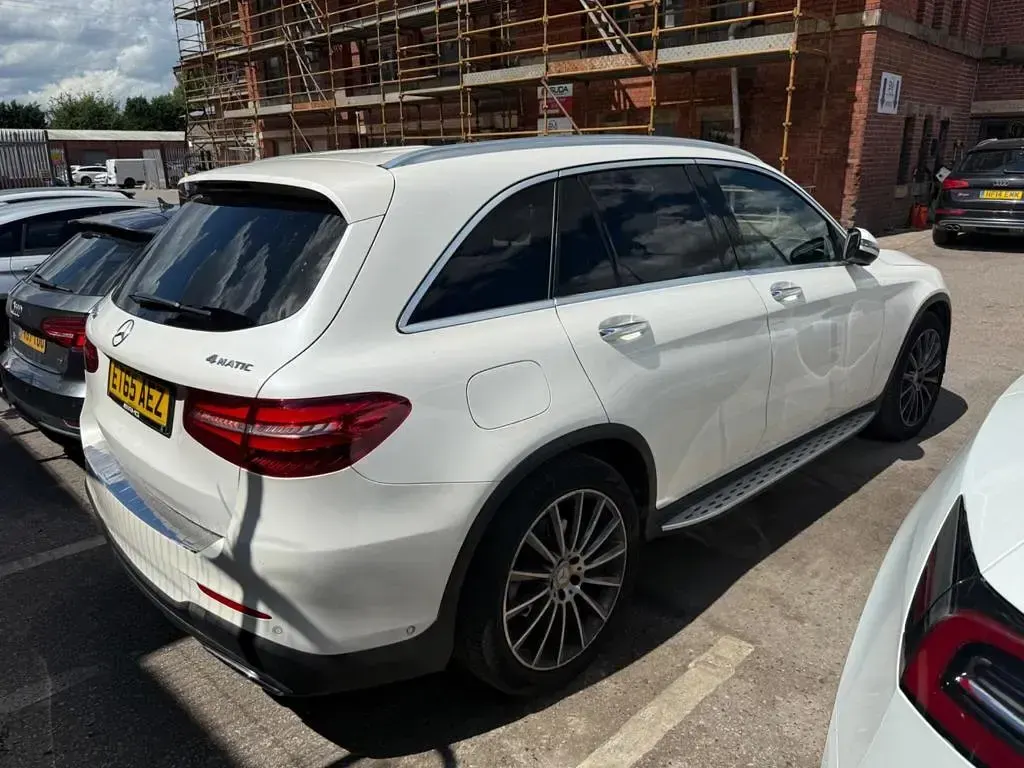 Used Mercedes GLC250 AMG Line Premium 201 HP (147 kW) 2016 White SUV